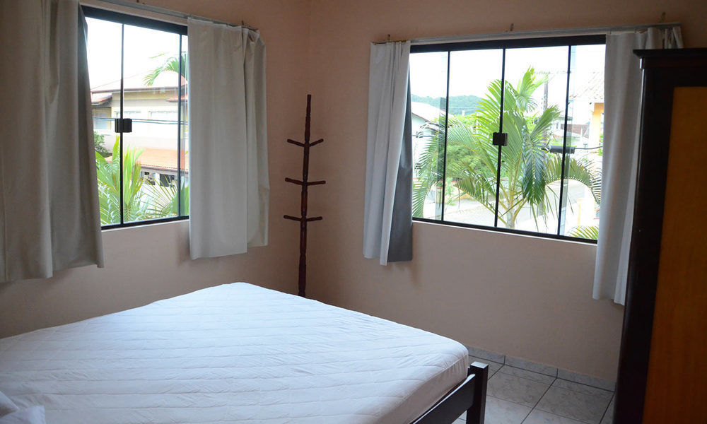 Apartpousada Residencial Dos Reis Sao Francisco do Sul Bagian luar foto