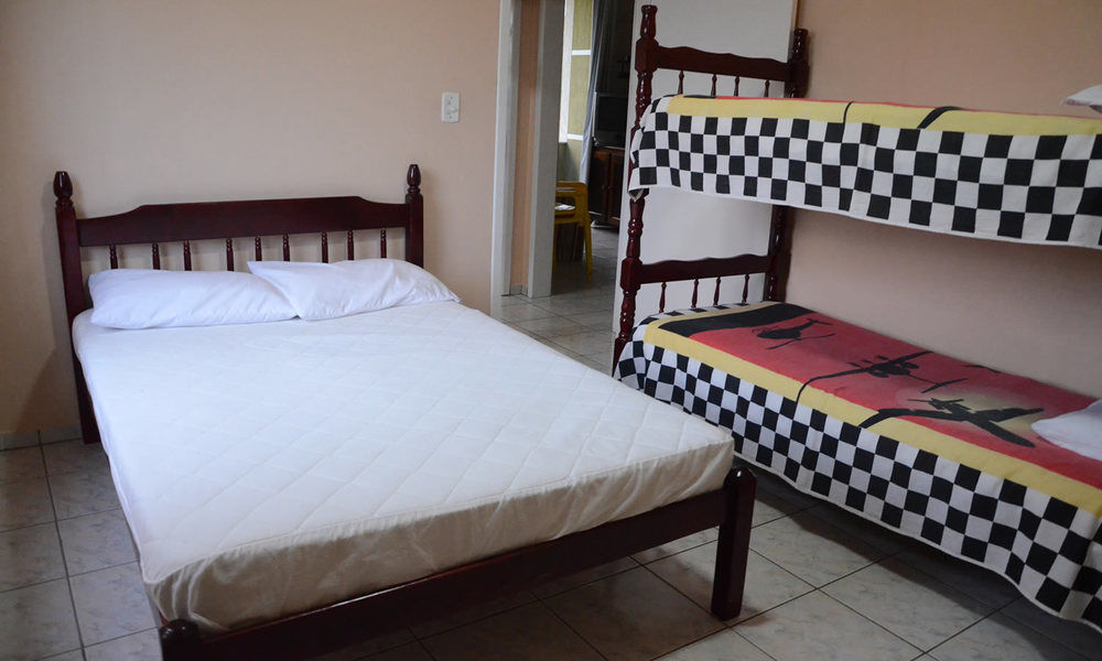 Apartpousada Residencial Dos Reis Sao Francisco do Sul Bagian luar foto